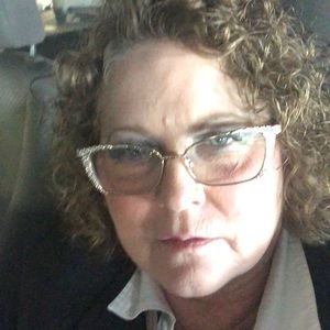 Meet your Posher, Denise